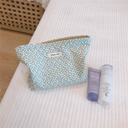 Fresh Floral Convenient Cosmetics Storage Bag