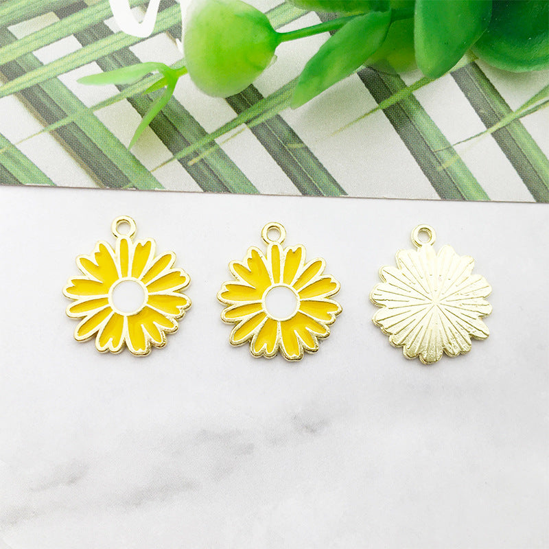 10Pcs Daisy Flower DIY Handmade Jewelry Pendants