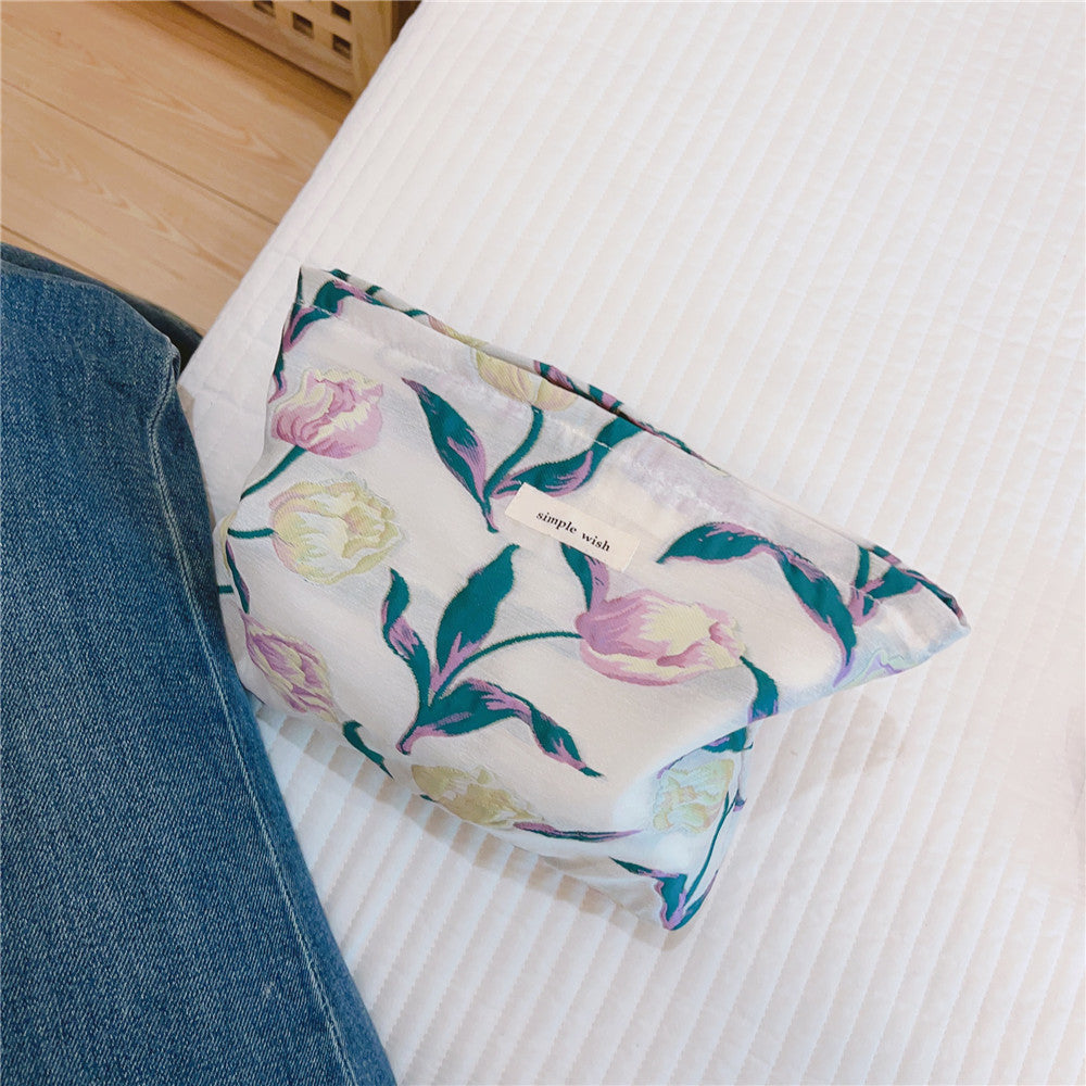 Retro Yarn-dyed Tulip Jacquard Cosmetic Bag